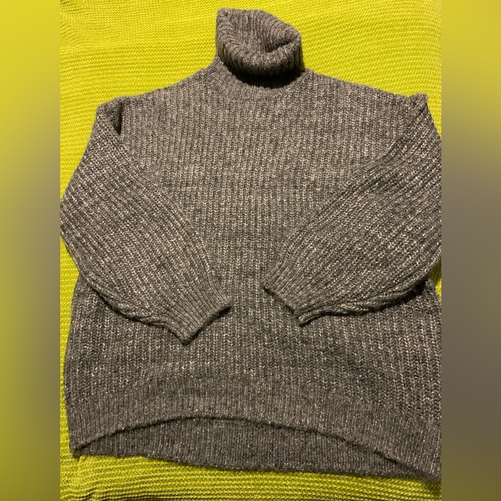 NWOT Old Navy Sweater Charcoal Grey Drop Shoulder Womens Medium